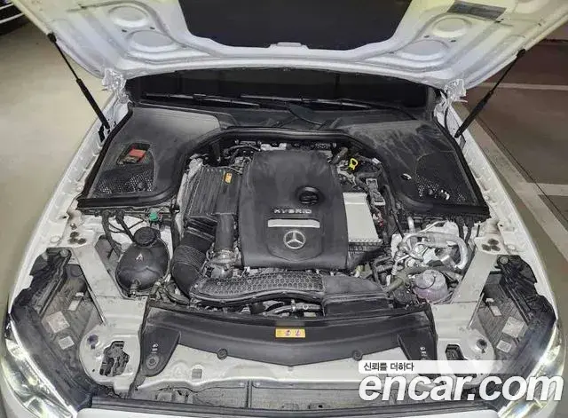 Mercedes-Benz E-Class 2021 — Фото 19/20