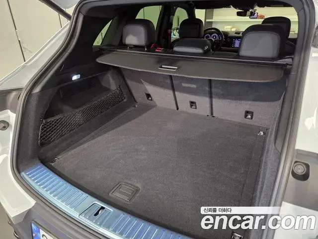 Porsche Cayenne 2023 — Photo 11/20