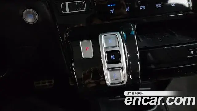 Hyundai Staria 2022 — Фото 9/20