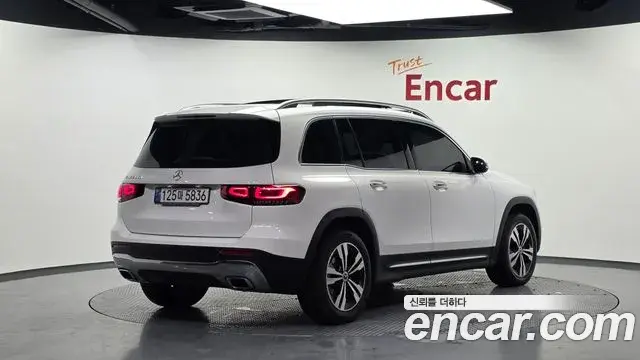 Mercedes-Benz GLB-Class 2022 — ფოტო 2/20