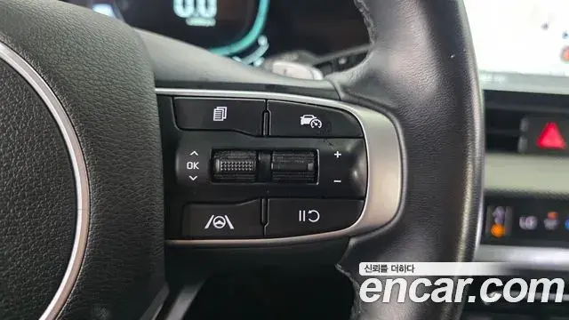 Kia Sportage 2023 — Фото 18/20