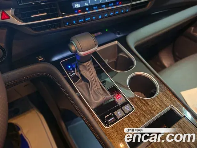 Toyota Sienna 2025 — Şəkil 2/20