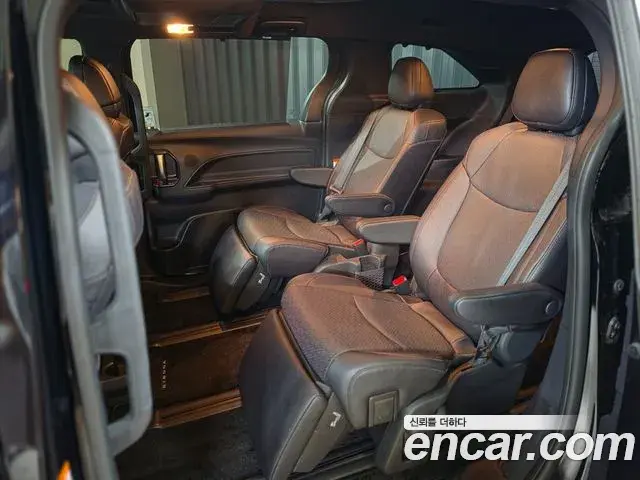 Toyota Sienna 2025 — Şəkil 12/20