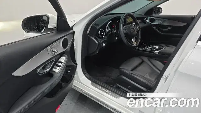 Mercedes-Benz C-Class 2018 — Фото 10/20