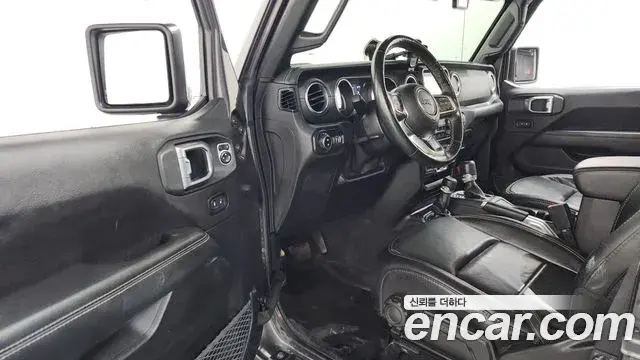 Jeep Wrangler 2019 — Фото 10/20