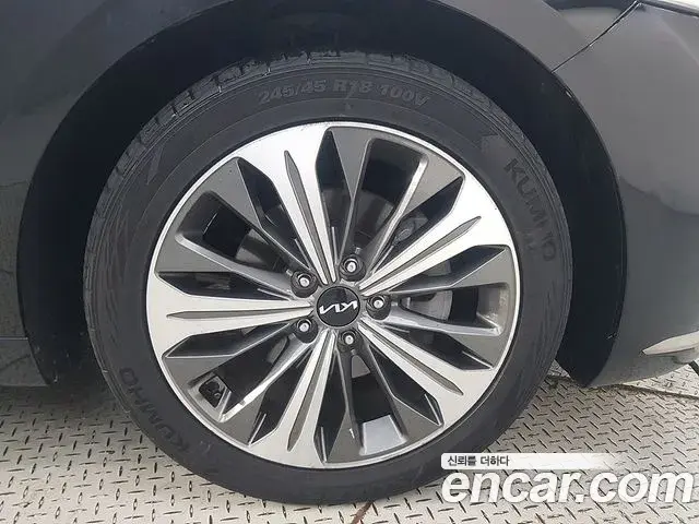 Kia K8 2021 — Photo 10/20