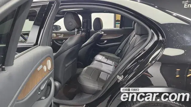 Mercedes-Benz E-Class 2021 — Şəkil 11/20