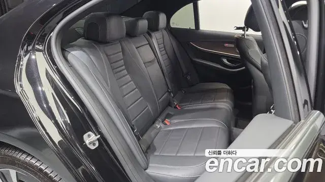 Mercedes-Benz E-Class 2021 — Şəkil 12/20