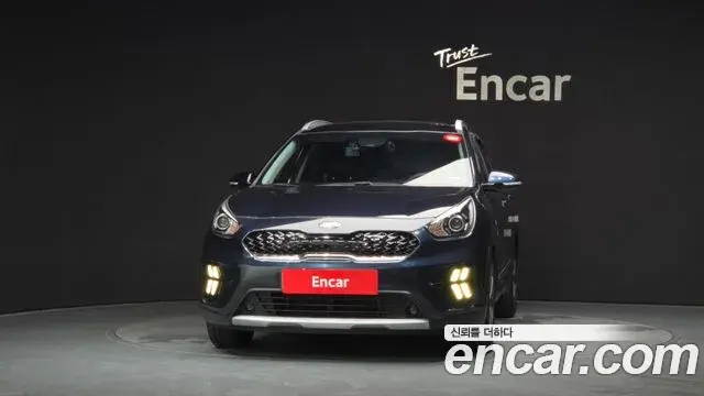 Kia Niro 2020 — Фото 2/19
