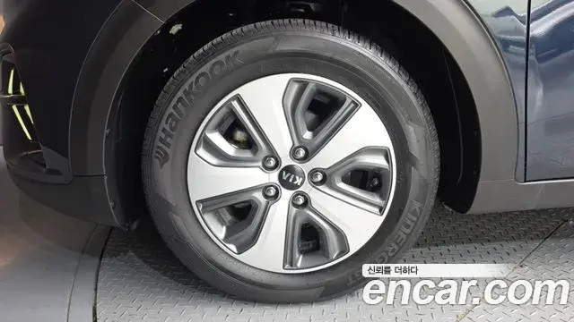 Kia Niro 2020 — Фото 4/19