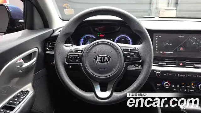 Kia Niro 2020 — Фото 12/19