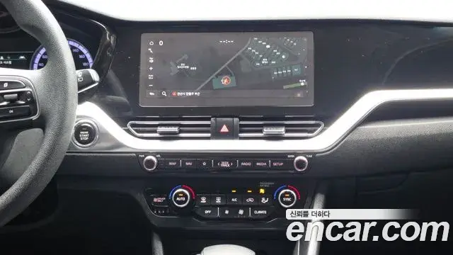 Kia Niro 2020 — Фото 13/19