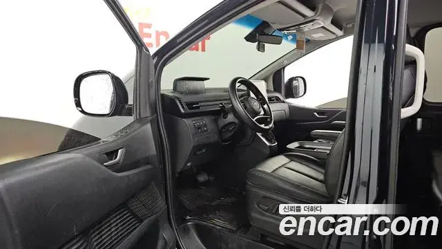 Hyundai Staria 2021 — Фото 10/20