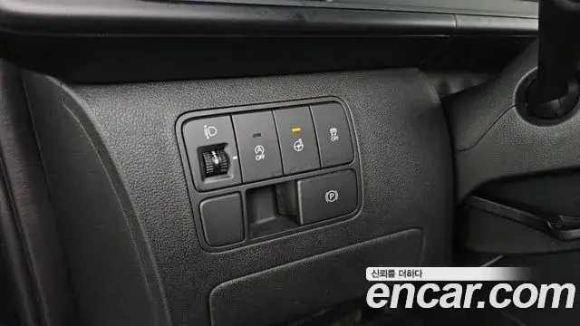 Hyundai Staria 2021 — Фото 18/20