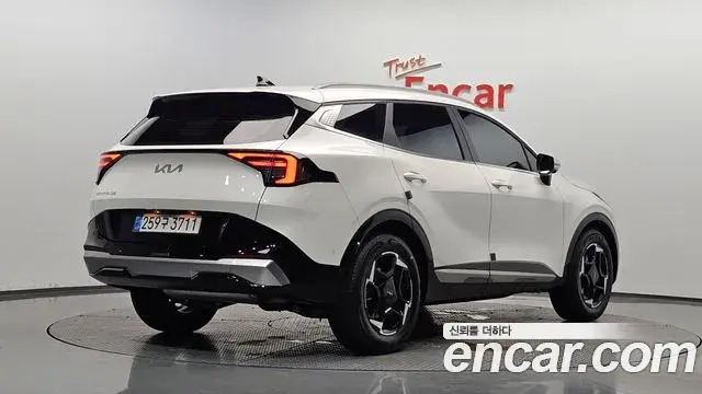 Kia Sportage 2024 — Фото 2/20
