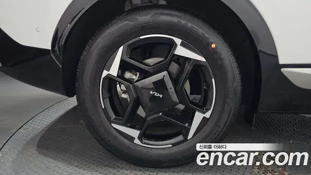 Kia Sportage 2024 — Şəkil 23/36