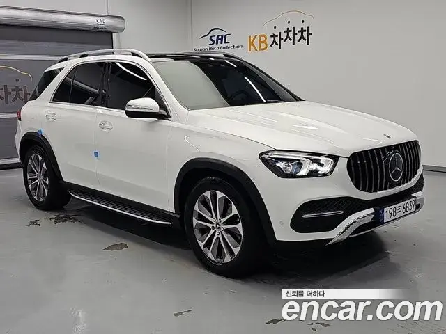 Mercedes-Benz GLE-Class 2023 — Фото 3/18