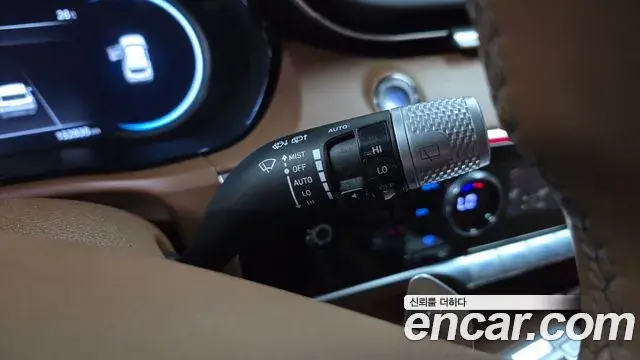 Genesis GV70 2021 — Photo 18/33