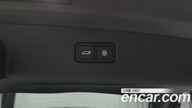 Genesis GV70 2021 — Photo 26/33