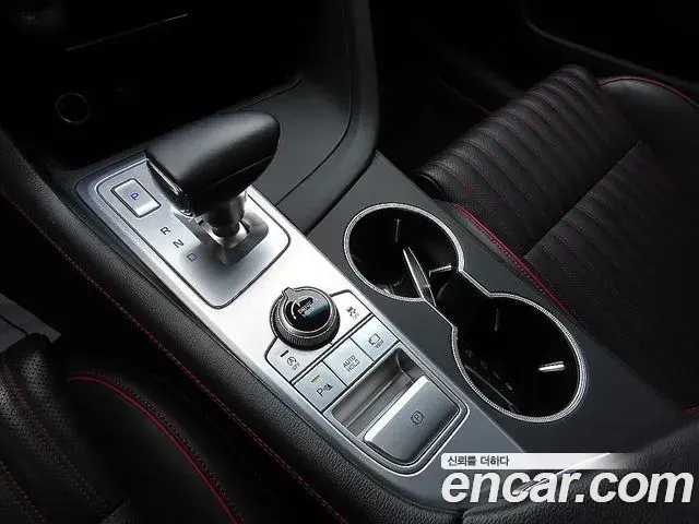 Genesis G70 2019 — Photo 8/20