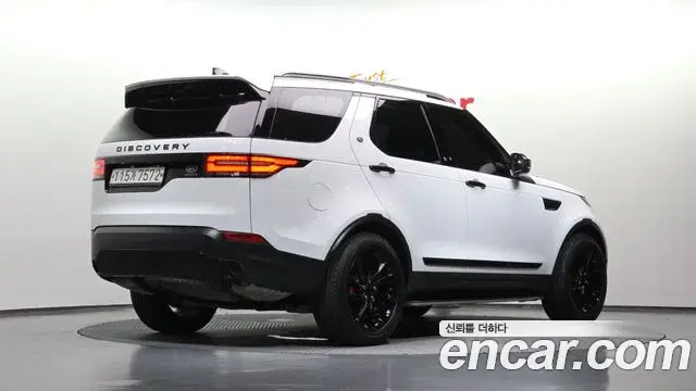 Land Rover Discovery 5 2019 — Şəkil 12/25