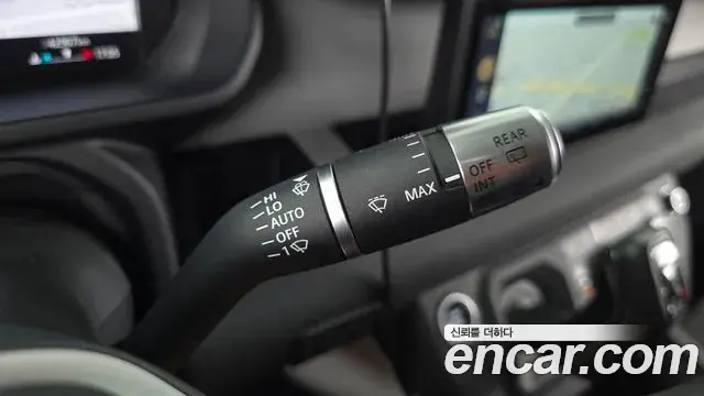 Land Rover Defender 2020 — Фото 15/20