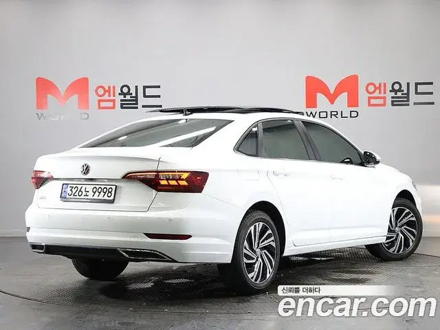 Volkswagen Jetta 2021 — Фото 2/20