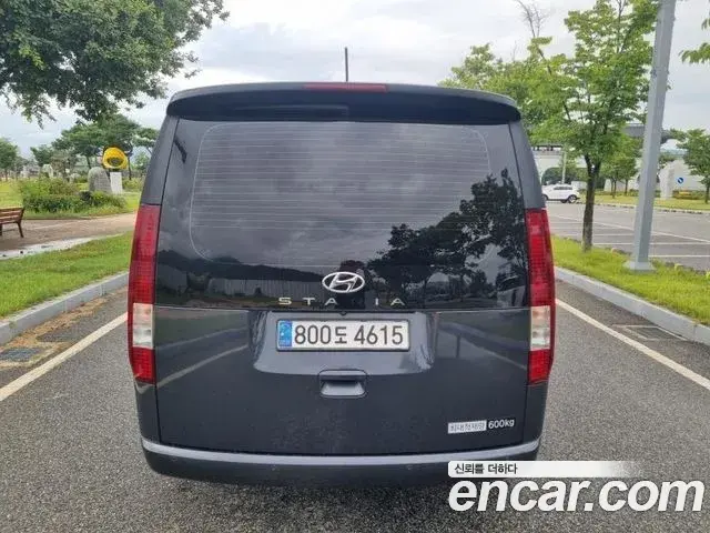 Hyundai Staria 2023 — Фото 4/17