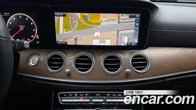 Mercedes-Benz E-Class 2018 — Фото 12/20