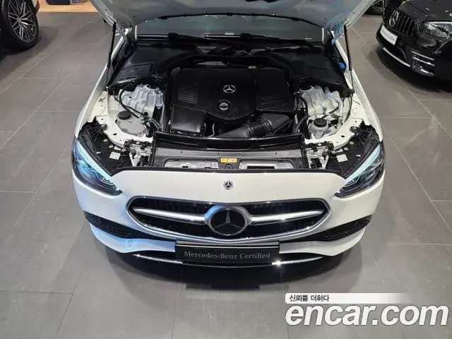 Mercedes-Benz C-Class 2025 — Photo 5/20