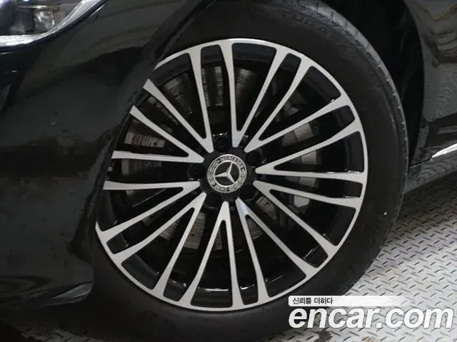 Mercedes-Benz S-Class 2023 — Фото 4/20