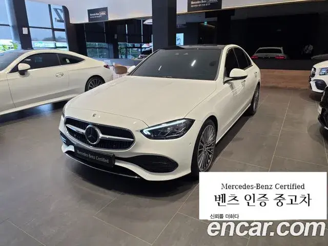 Mercedes-Benz C-Class 2025 — Photo 9/20