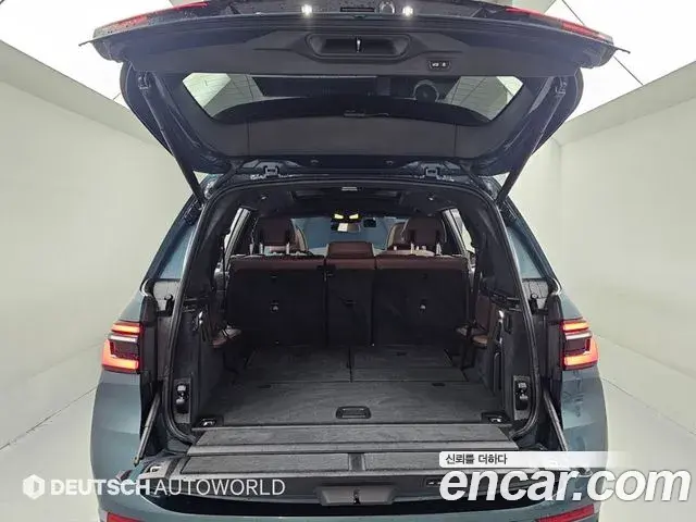 BMW X7 2023 — Фото 18/20