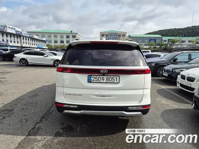Kia Carnival 2021 — Фото 3/20