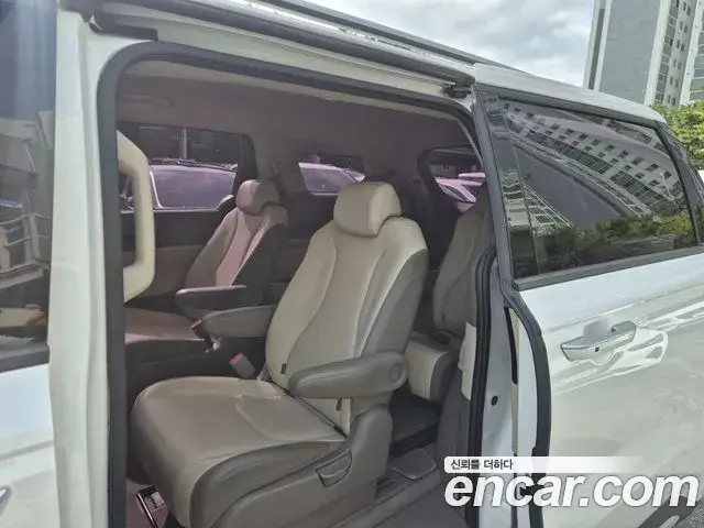 Kia Carnival 2021 — Фото 13/20