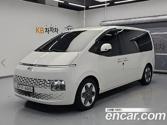 Hyundai Staria 2021 — Фото 10/19