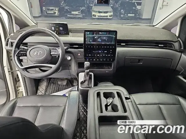 Hyundai Staria 2021 — Фото 6/19