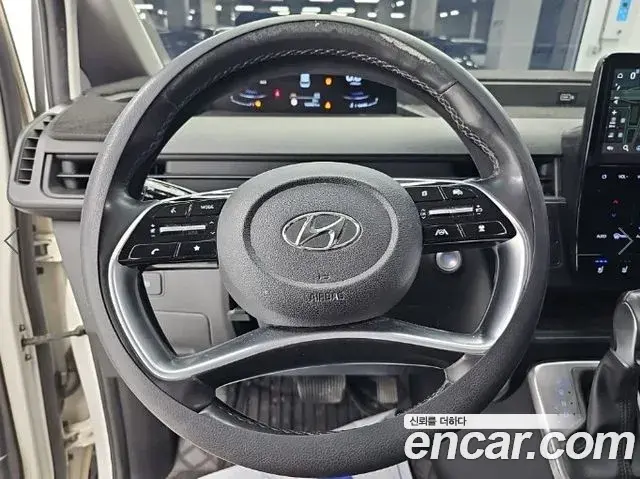 Hyundai Staria 2021 — Фото 8/19