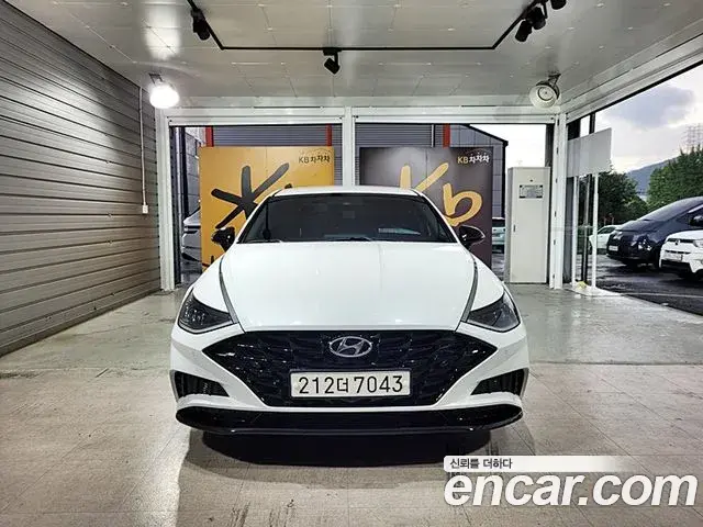 Hyundai Sonata 2021 — Фото 2/20