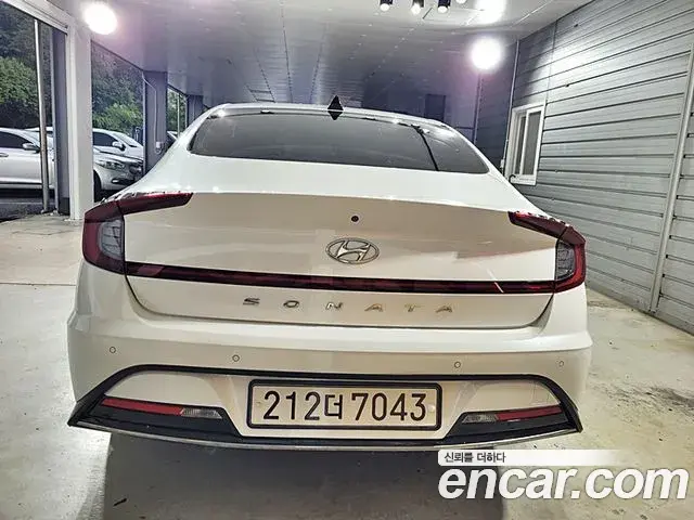 Hyundai Sonata 2021 — Фото 3/20