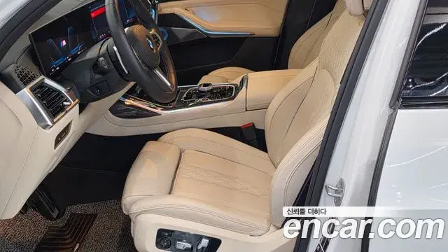BMW X7 2025 — Фото 10/20