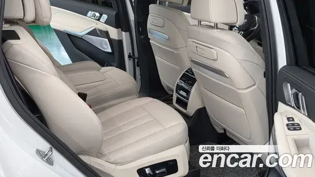 BMW X7 2025 — Фото 12/20