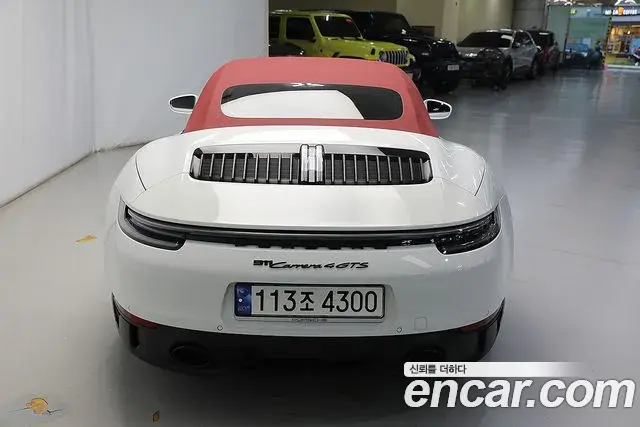 Porsche 911 2022 — ფოტო 14/16