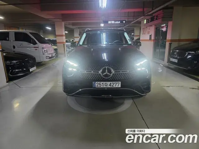 Mercedes-Benz GLE-Class 2025 — Фото 1/8