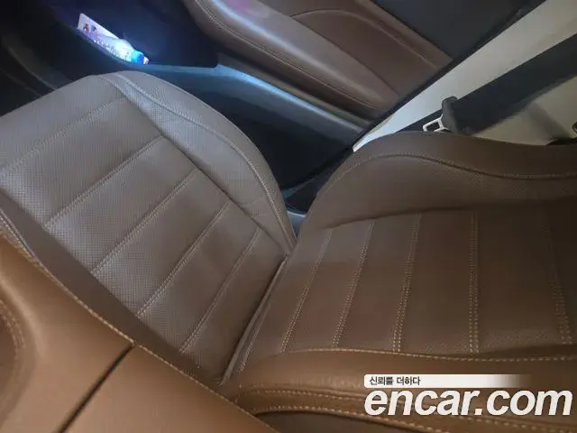 Mercedes-Benz GLE-Class 2025 — Фото 7/8