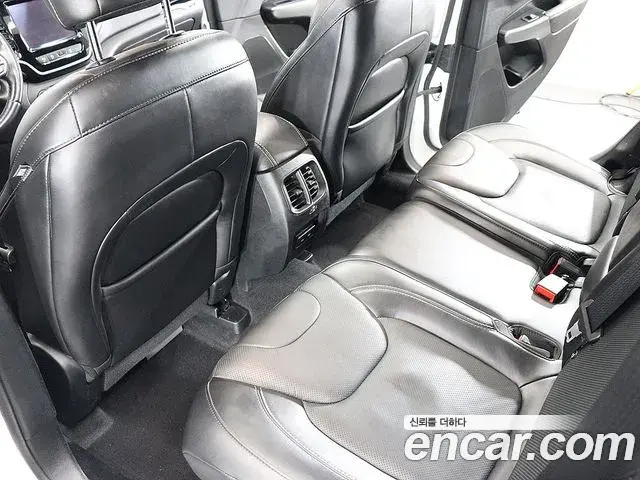 Jeep Cherokee 2020 — Фото 15/20