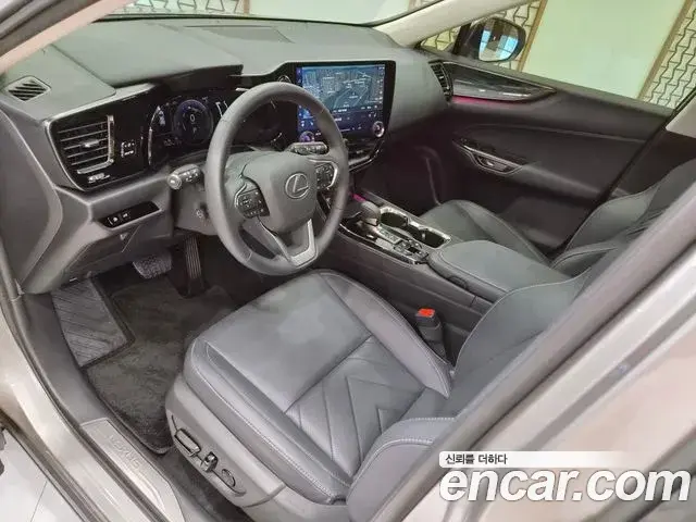 Lexus NX450h+ 2025 — Photo 7/15