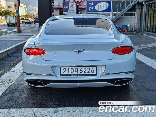 Bentley Continental GT 2019 — Photo 8/13