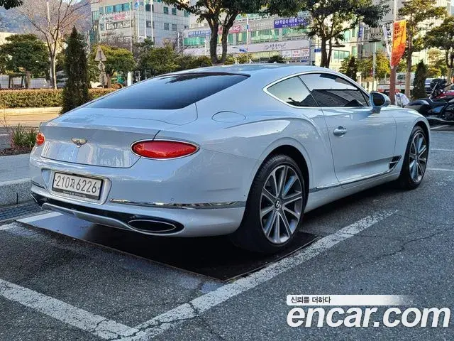 Bentley Continental GT 2019 — Photo 1/13