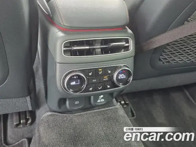 Genesis GV70 2021 — Photo 16/20